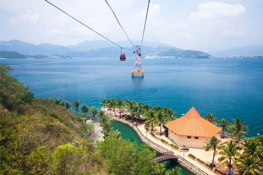 Cable car to vinpearl island