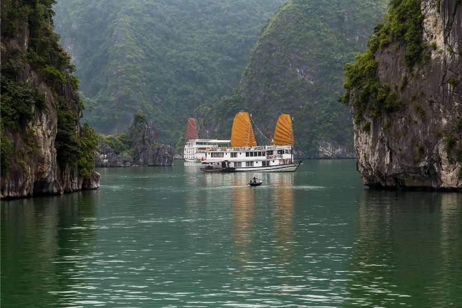 Ha Long Bay Tours a Day Trip from Hanoi, Vietnam