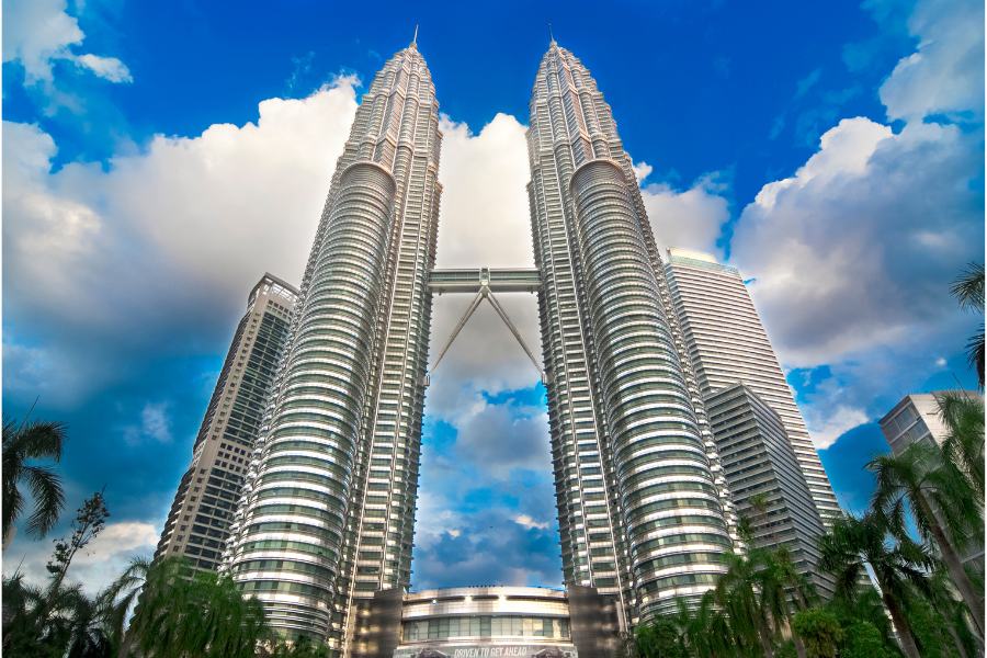 Things to do in Kuala Lumpur On a Budget - Petronas Twin Towers 