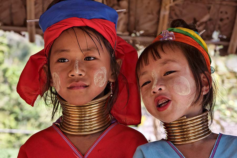 Travelling the world - visiting the long neck Karen hill tribe in Thailand