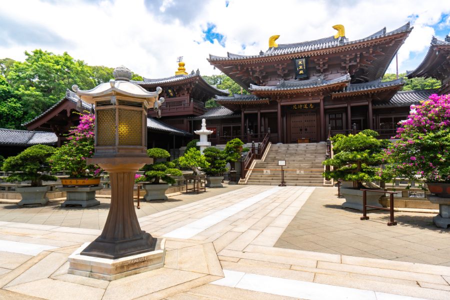 Temples in Hong Kong worth visiting - Chi Lin Nunnery