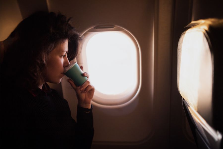 stay hydrated on plane