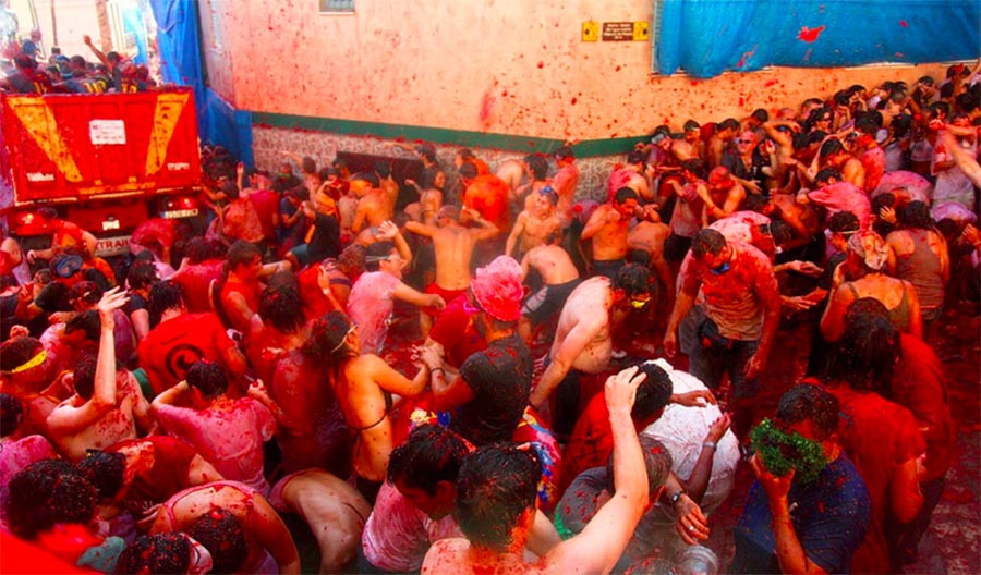 6 Weird and Wonderful Festivals From Around The World - La Tomatina