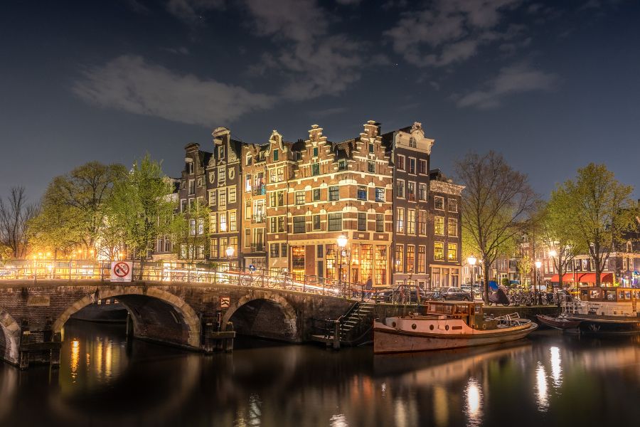 Travel Europe – 10 Places You Must Not Miss While Travelling in Europe - Amsterdam