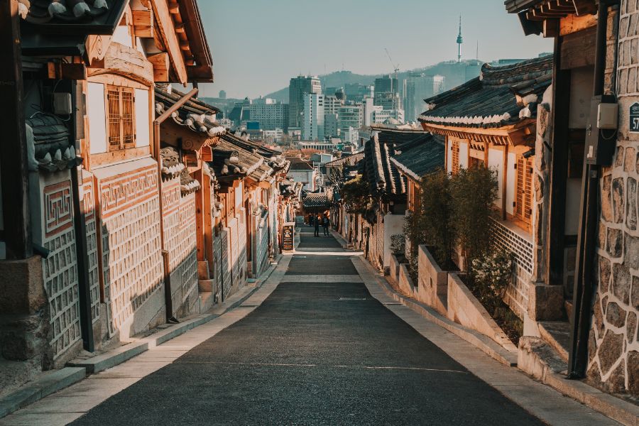 Seoul Travel Guide - Bukchon Village