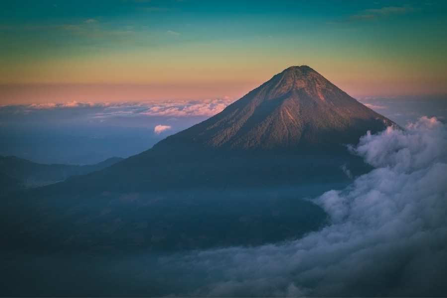 8 Coolest Volcanoes in Central America - 2. Acatenango Antigua Guatemala