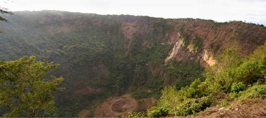 8 Coolest Volcanoes in Central America - 3. Boqueron Volcano El Salvador