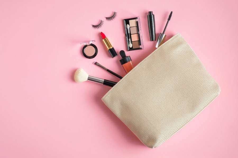 Makeup bag for long-term travelling