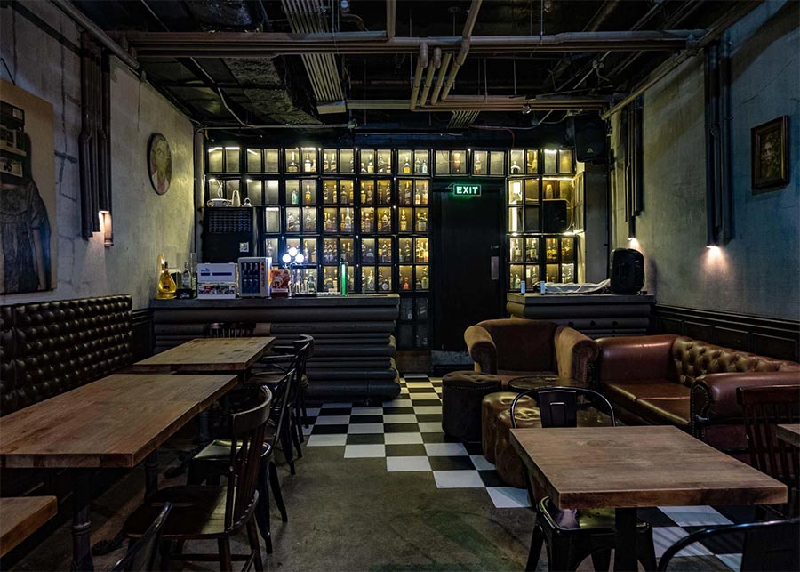 top 5 Manila speakeasies - Thirsty Barber - Greenhills