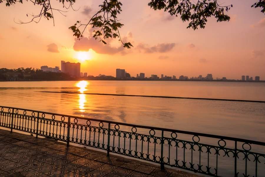 Explore Hanoi - West Lake hanoi