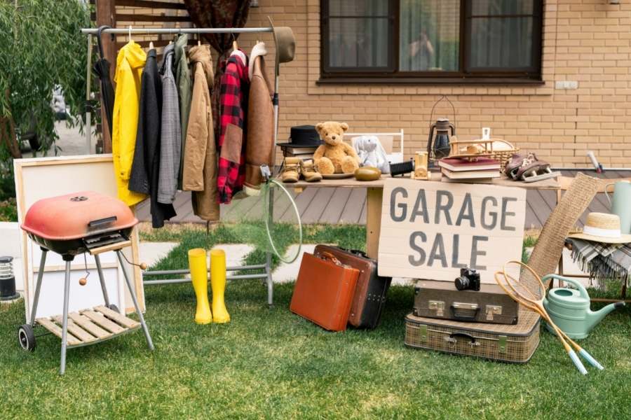 Raise extra funds for travelling - Garage sale