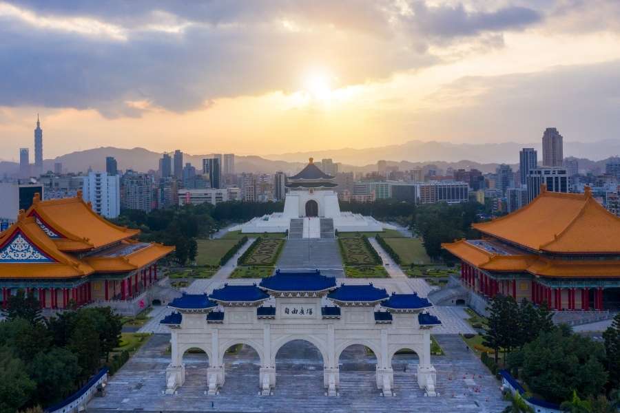 The Best 11 Things to Do in Taipei - 7. Chiang Kai-Shek Memorial Hall