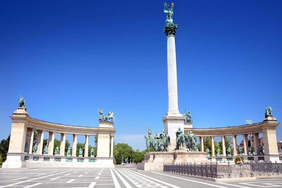 Budapest Travel Guide - Heroes Square