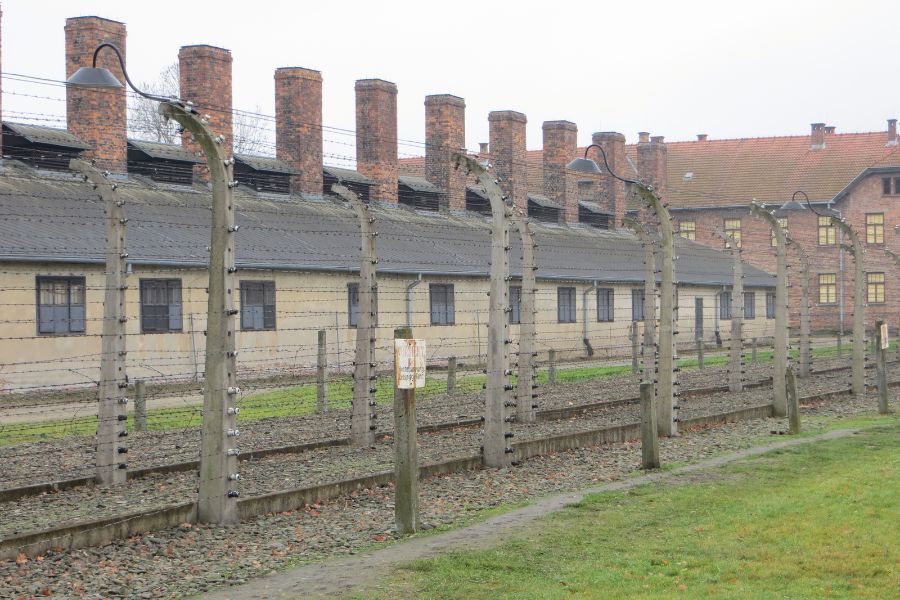 Auschwitz Tour – Tickets, Transport, Camps & Guided Tour 