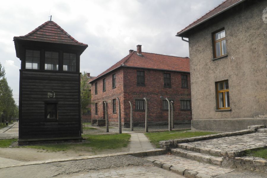 Auschwitz Tour – Tickets, Transport, Camps & Guided Tour 