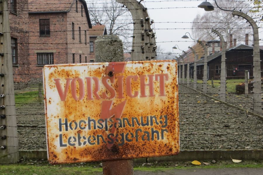 Auschwitz Tour – Tickets, Transport, Camps & Guided Tour 