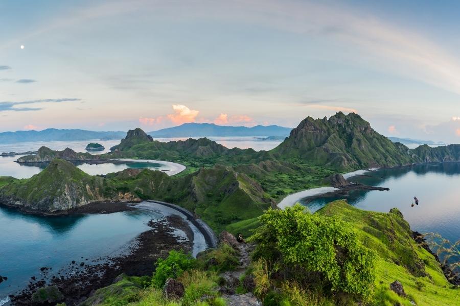 Luxury cruise destinations - 5. indonesia