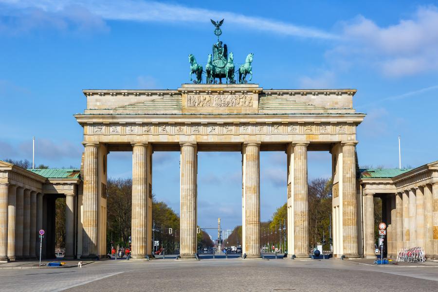 Berlin Travel Guide Top 15 Things to See and Do - Brandenburg gate