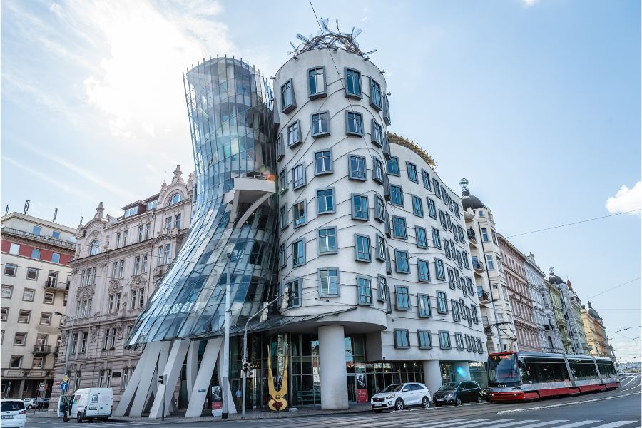 Guide to Prague - Dancing House