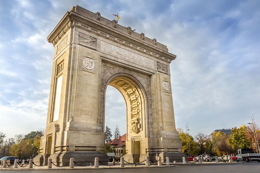 Bucharest Travel Guide - Arcul de Triumf