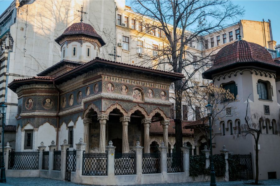 Bucharest Travel Guide - Stavropoleos Church