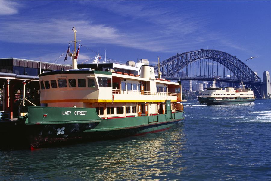 Cruise around Circular Quay