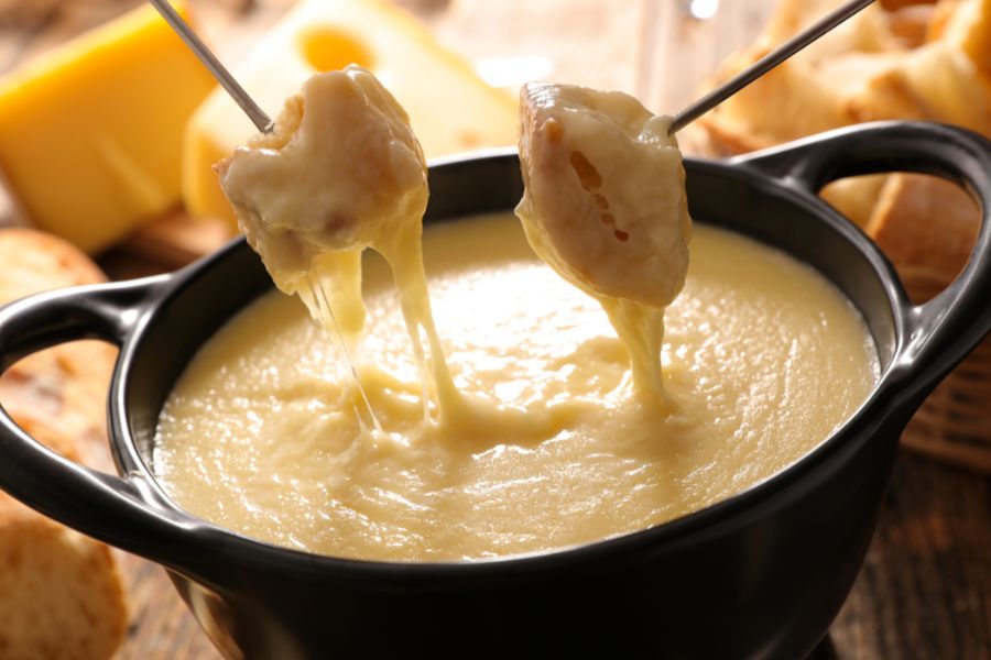 Geneva Travel Guide - Cheese Fondue