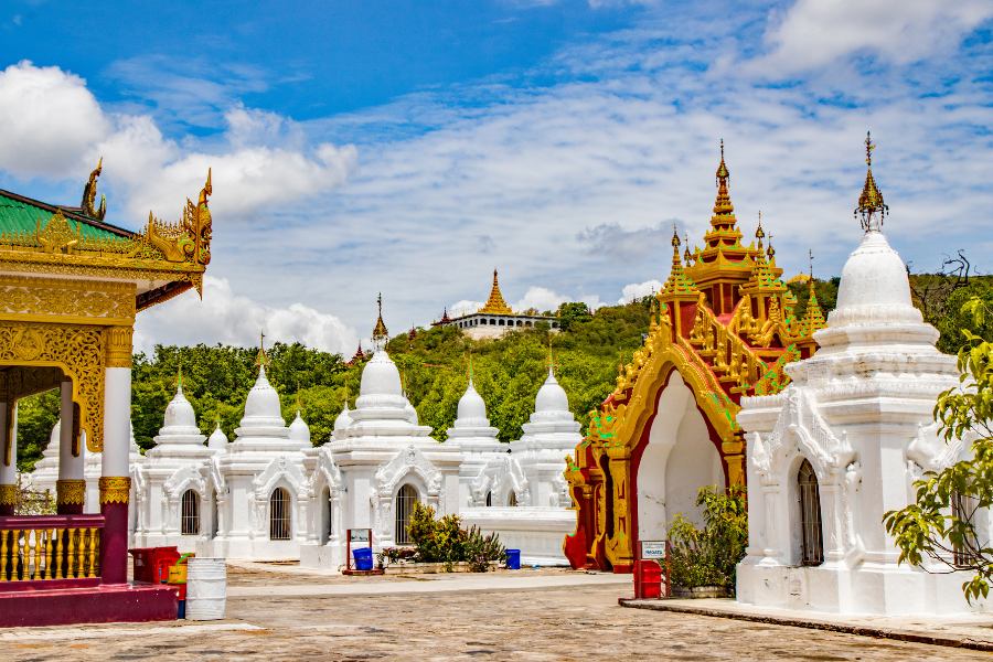 Mandalay Travel Guide - Kuthodaw Pagoda