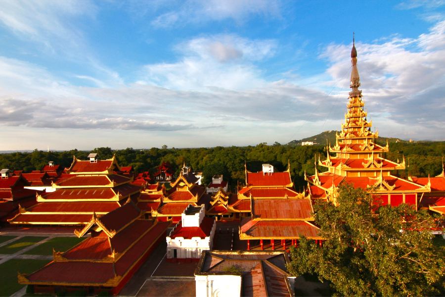 Mandalay Travel Guide - Mandalay Palace