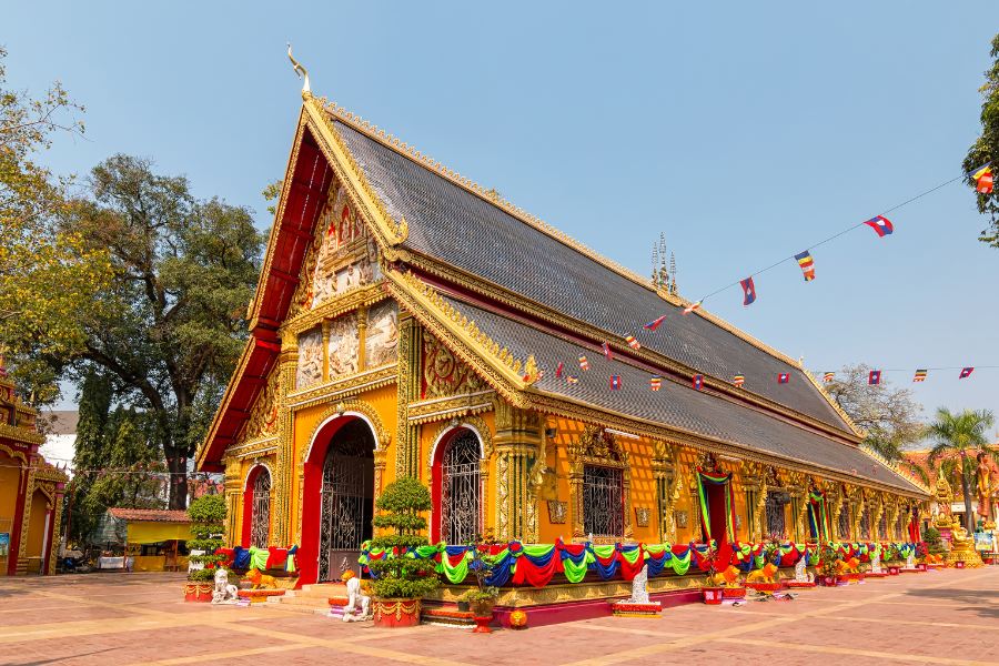 Vientiane Travel Guide - Wat Si Muang