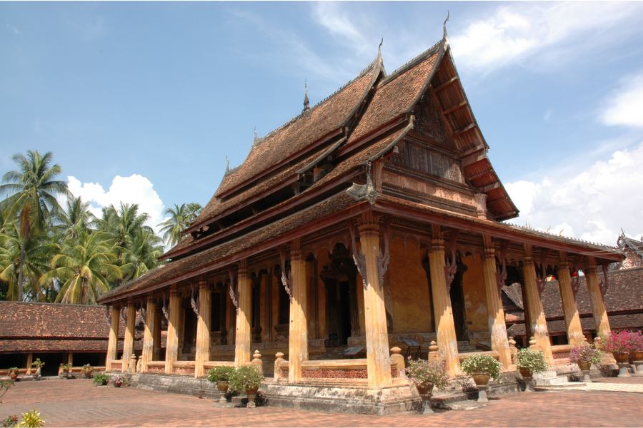 Vientiane Travel Guide - Wat Si Saket Temple