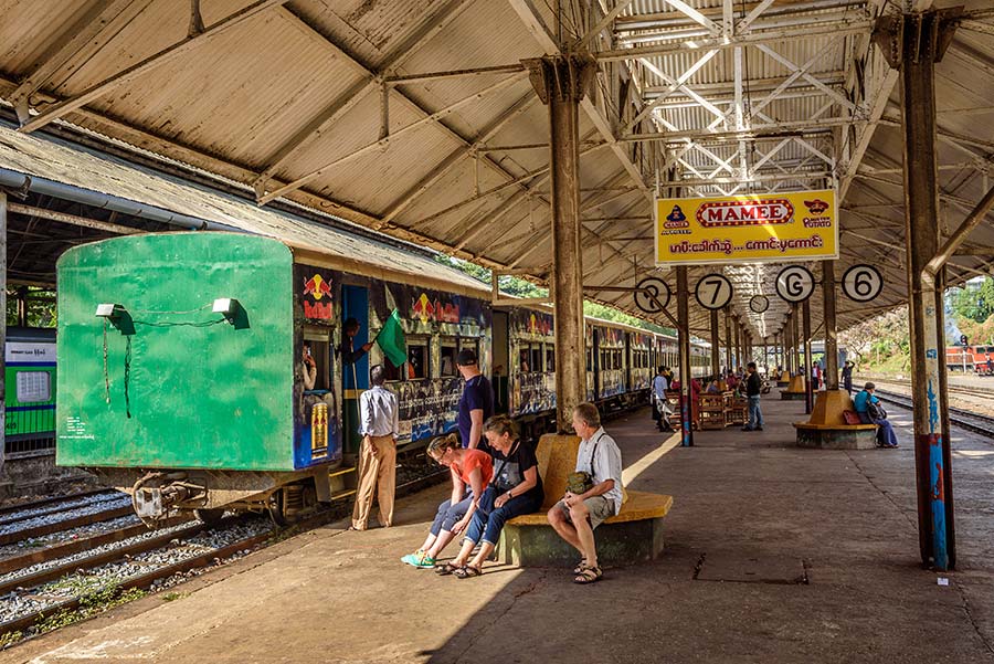 Yangon City Travel Guide - Yangon Circular train