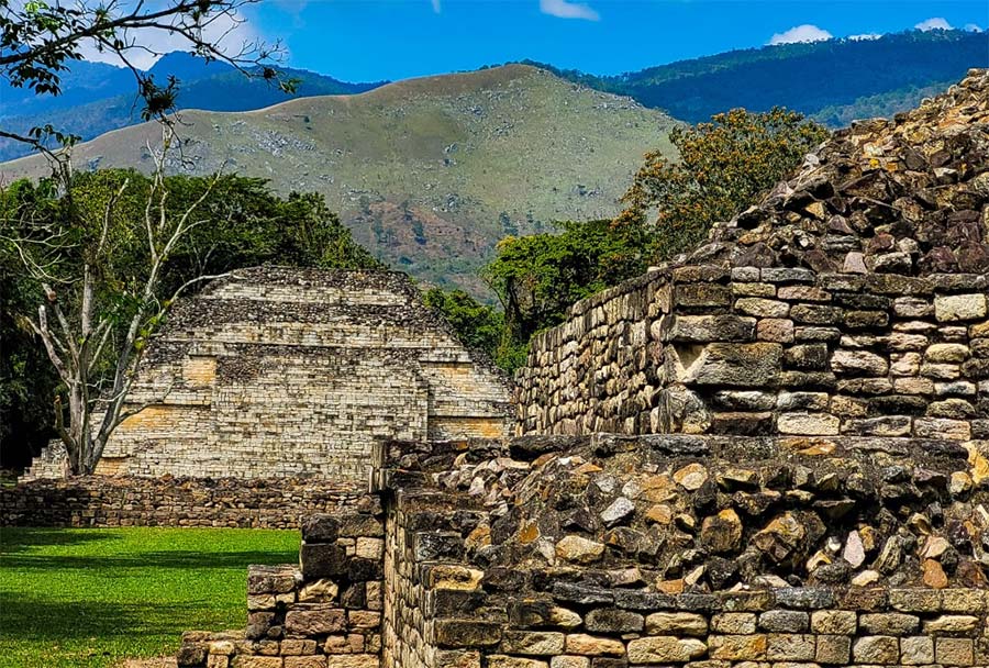 Honduras Travel - El Puente Mayan ruins