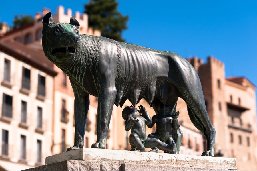 Famous Statues in Europe - Romulus & Remus