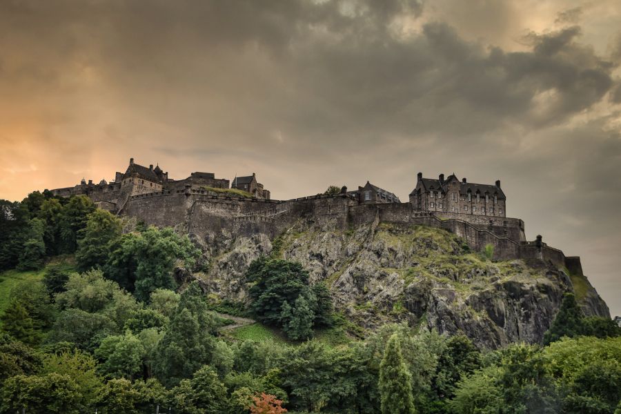 Top Destinations in Europe Which Every Student Should Visit - Edinburgh