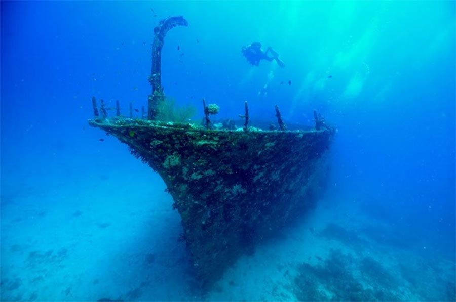 Kuda Giri Wreck