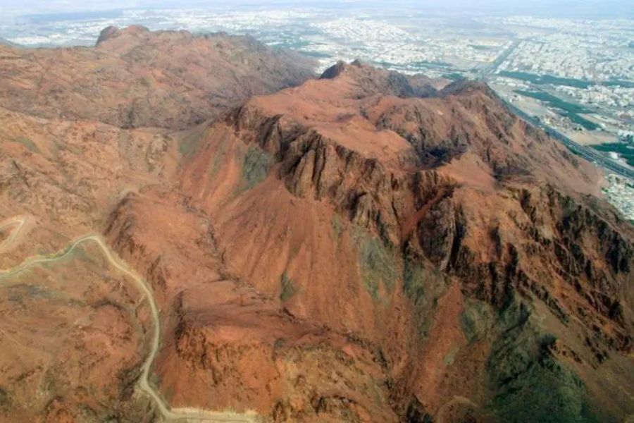 The 10 Most Thrilling Adventures You Can Have in Saudi Arabia - Uhud Mountains