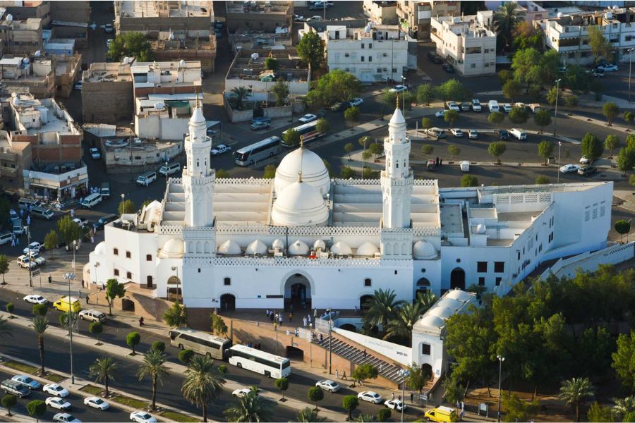 Ancient Sites in Mecca and Medina - Masjid al-Qiblatain