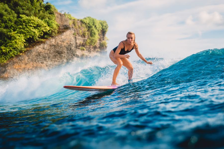 surfing bali