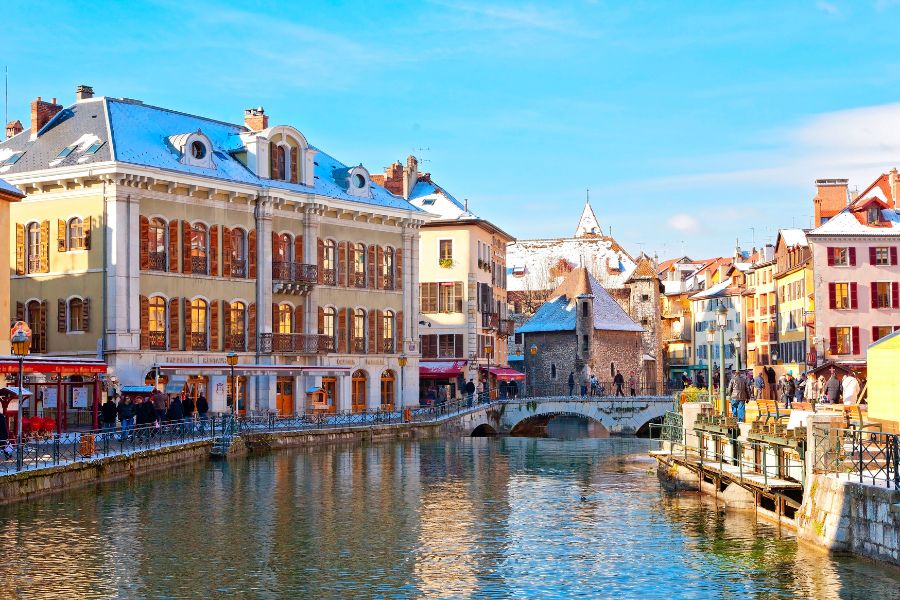 4 French cities you should see besides Paris - Annecy