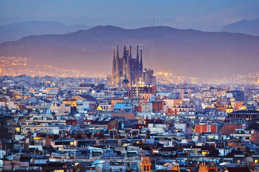 Top 6 Destinations For Solo Female Travellers In 2024 - Barcelona