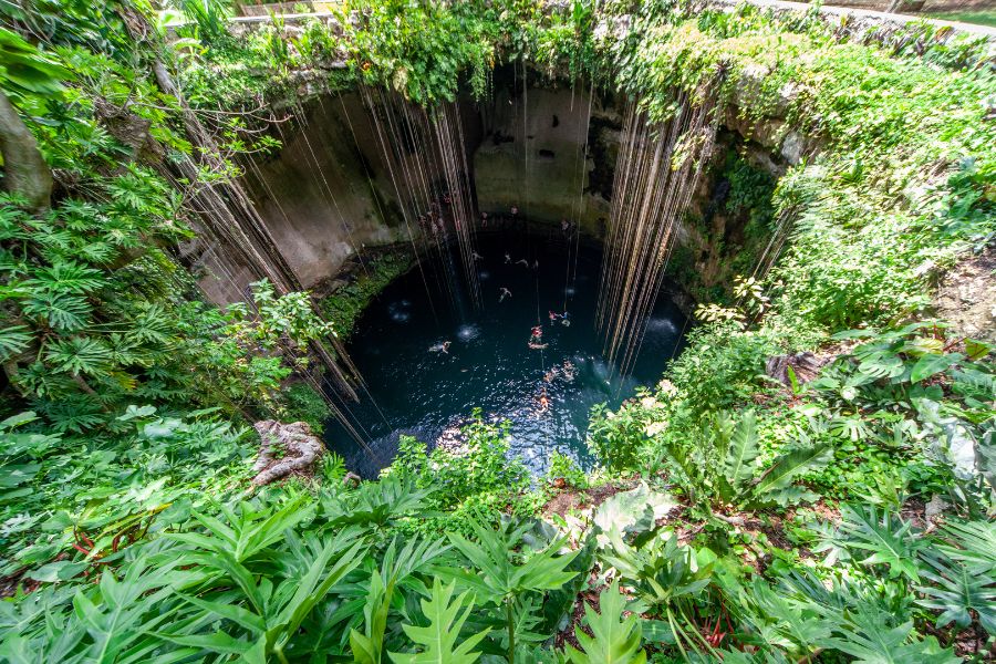 Cenote diving Mexico