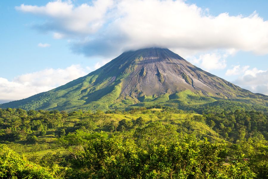 costa rica volcano